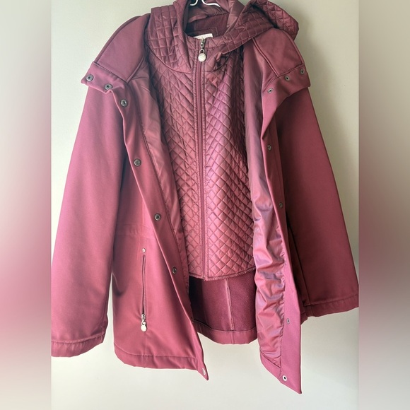 Liz Claiborne, size L, Women’s Burgundy Puffer Jacket, waffle hood and elbow - Picture 2 of 10